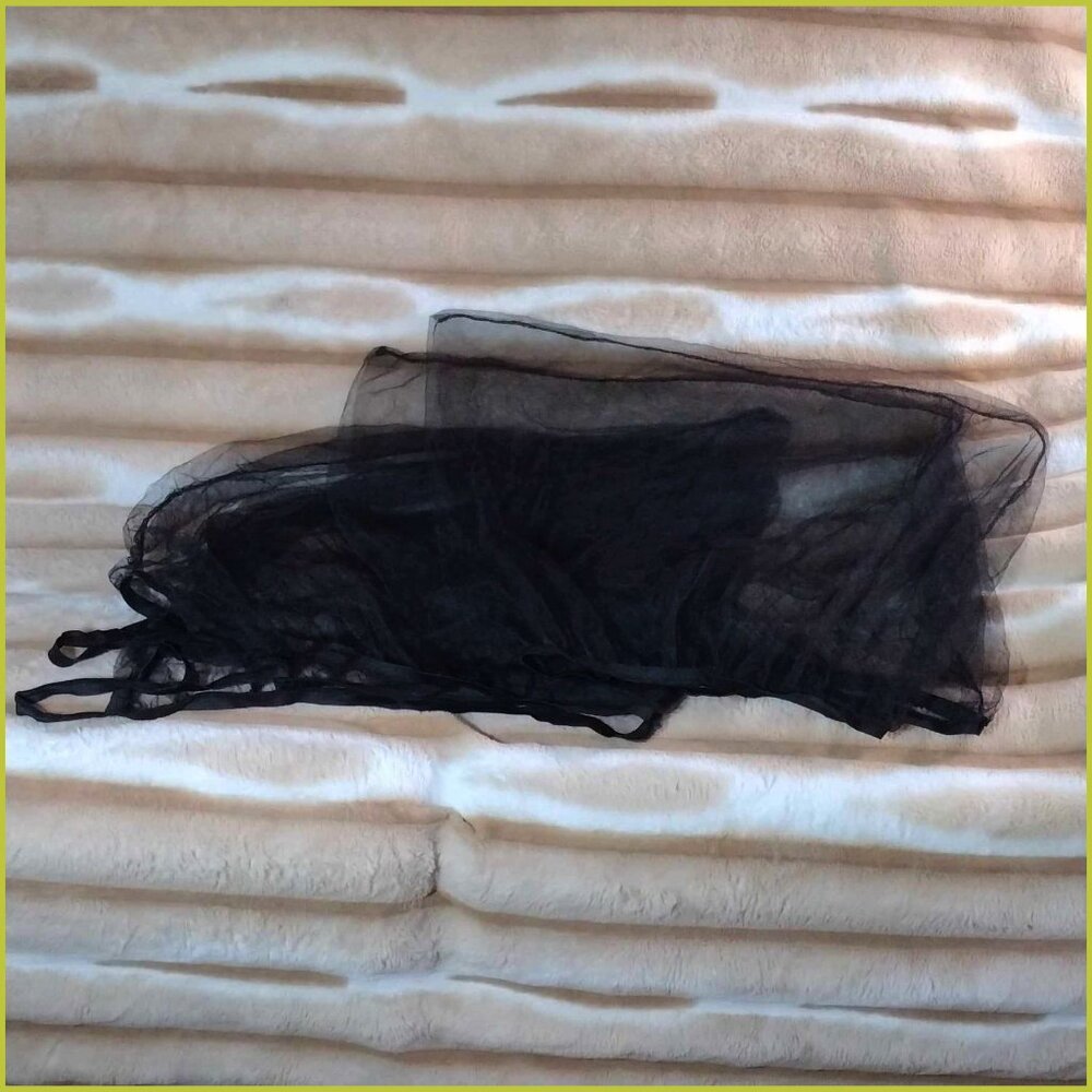 New- Set of small 4 Door Front and Back Car Window Screen Socks
